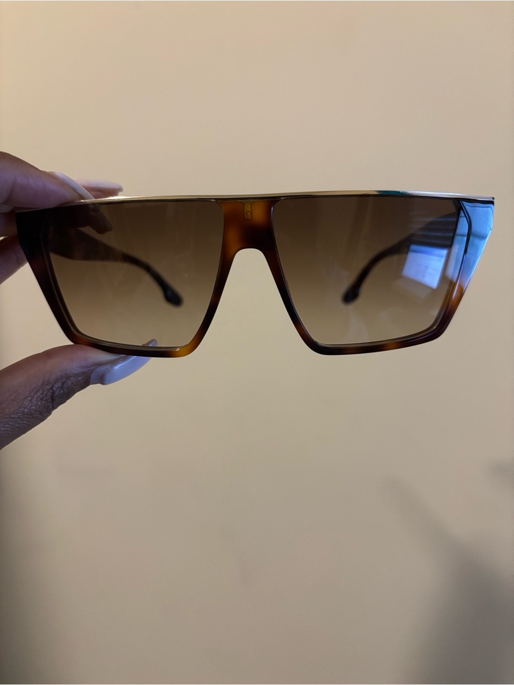 Victoria Beckham Tortoise Shell Frame Sunglasses - Brown/Amber